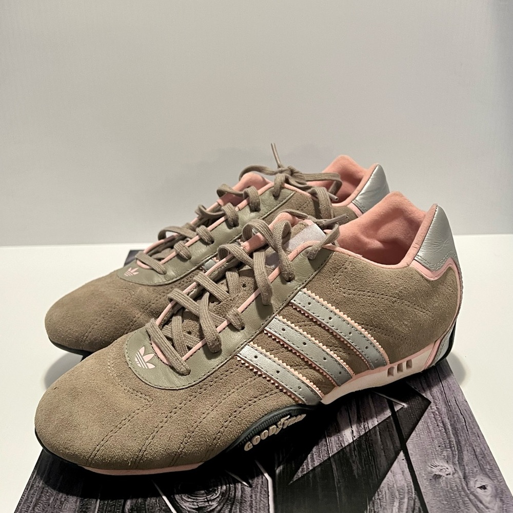 Adidas Goodyear tennis shoes
